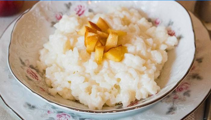 Porridge di riso con mele