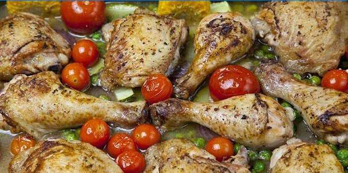 Pollo al forno con verdure al forno