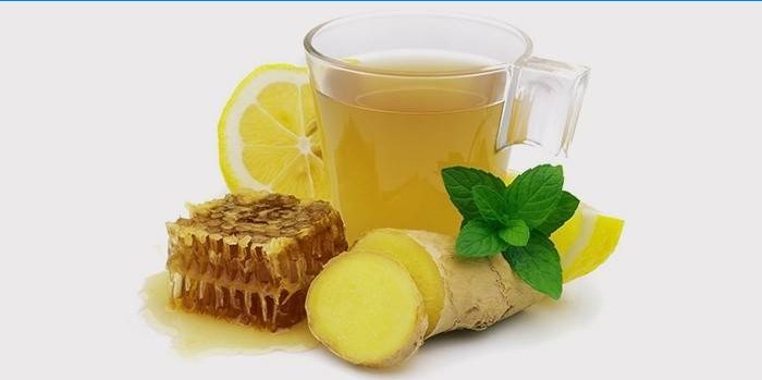 Tè allo zenzero con miele e limone