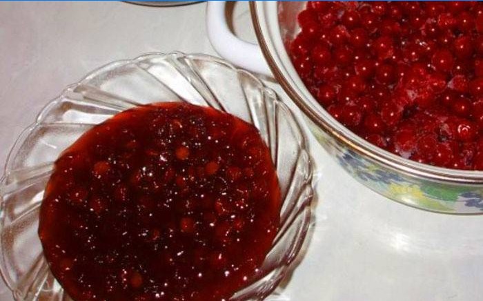 Marmellata pronta dal viburno