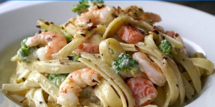 Pasta di gamberi e funghi