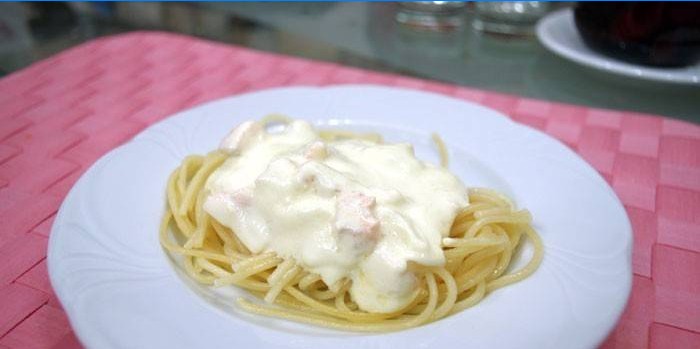 Spaghetti Con Salsa Alla Panna