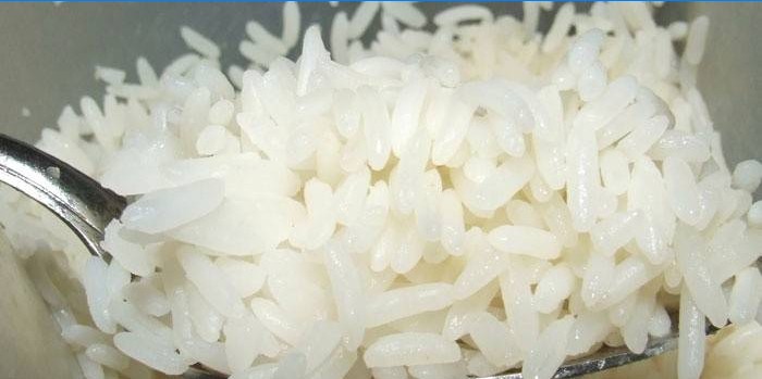 Cucchiaio di riso bollito