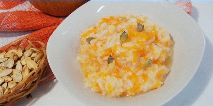Porridge di zucca e riso sull'acqua