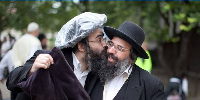 Hasid men