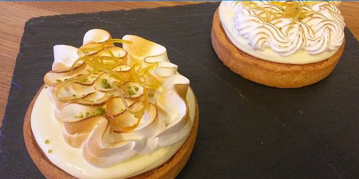 Crostata con meringa italiana