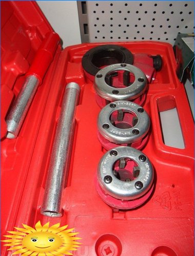 Fustella manuale per tagliare fili