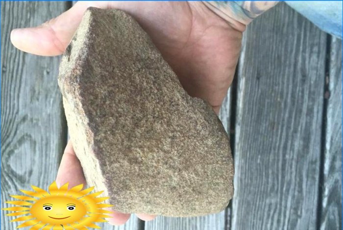 Diversi modi per martellare un chiodo senza un martello