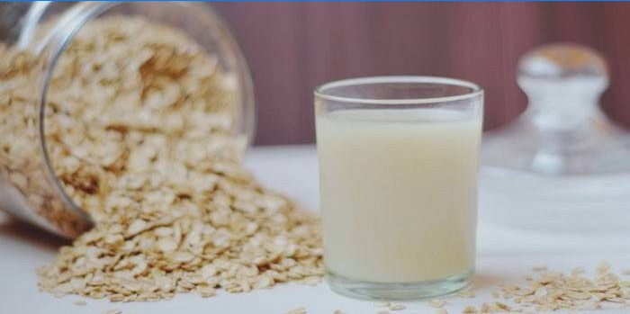 Farina d'avena e gelatina in un bicchiere