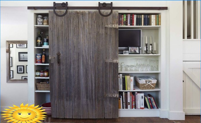 Porta del fienile all'interno