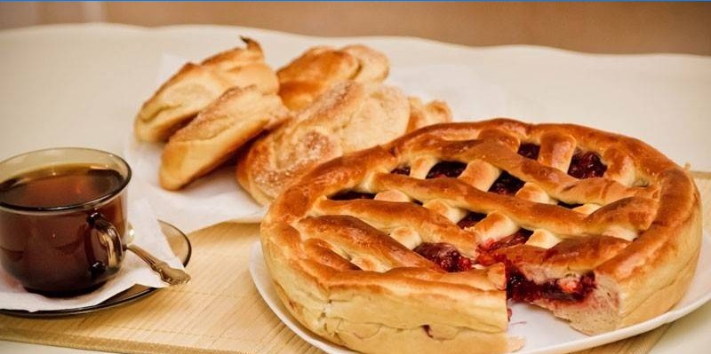 Torta Di Lievito Di Lamponi