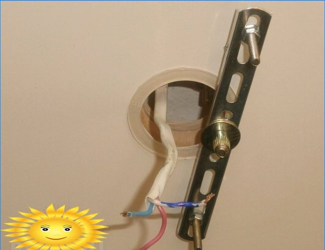 Lampadari a soffitto teso come scegliere e montare