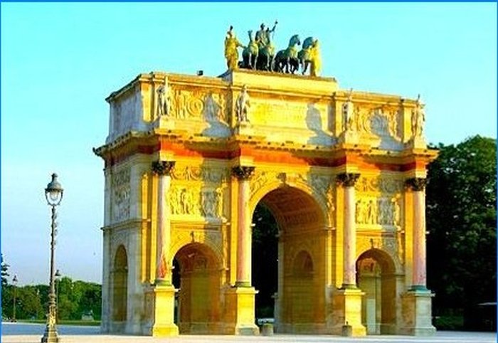 Carosello in Place Arch a Parigi