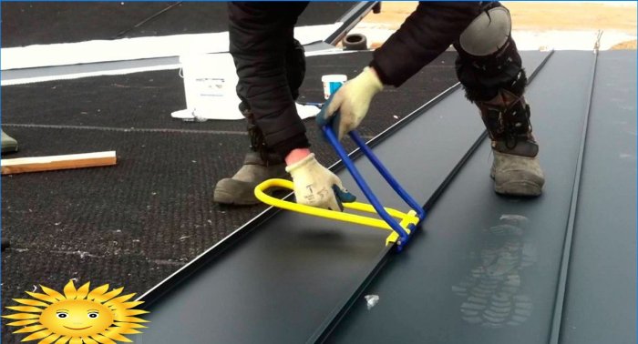 Costruzione e installazione di coperture con giunti a doppia aggraffatura