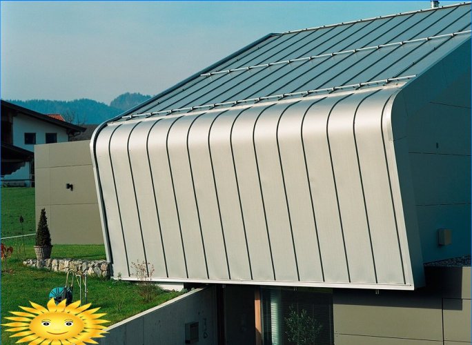 Costruzione e installazione di coperture con giunti a doppia aggraffatura
