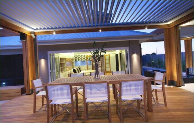 Interno della sala da pranzo nel paesaggio di Hillarys Mansion, Australia