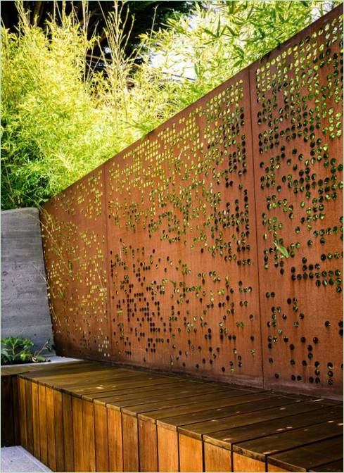 Il bel giardino di casa: un recinto a setaccio