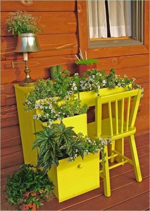 Utilizzare vecchi oggetti in giardino