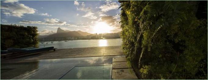 Piscina del Residence Urca in Brasile
