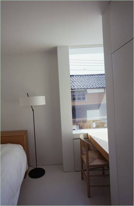 Interni della camera da letto della White Cave House