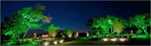 Illuminazione della passeggiata in giardino