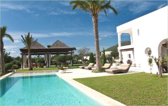 Area lounge a bordo piscina