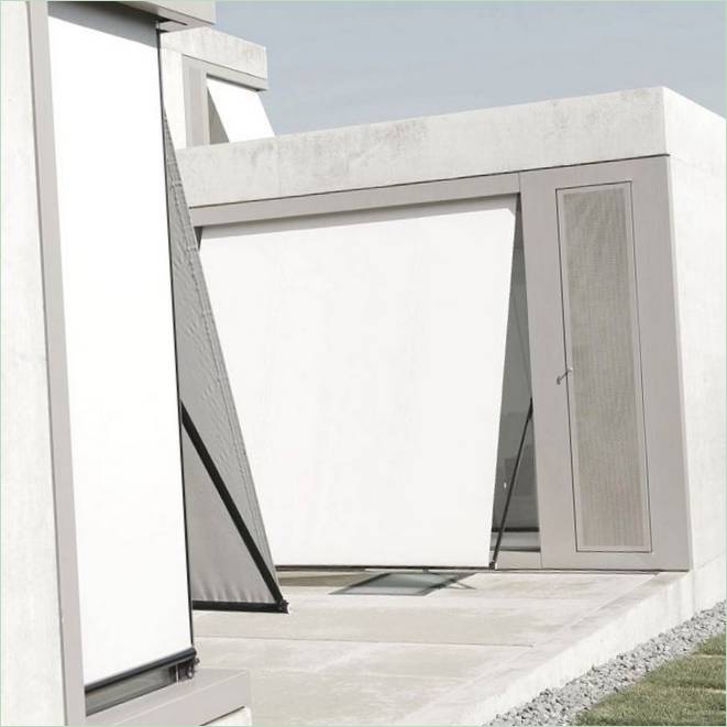 La facciata rialzata della casa di campagna Villa M in Svizzera