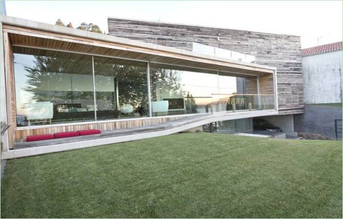 Casa Dezanove casa moderna di A Pobra do Caramiñal & Iñaki Leite, Spagna