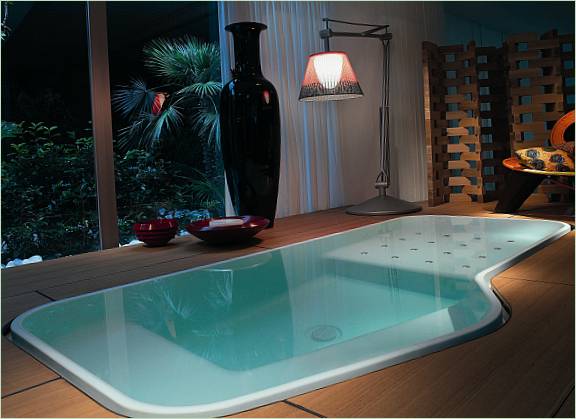 Spa interna con pareti in vetro
