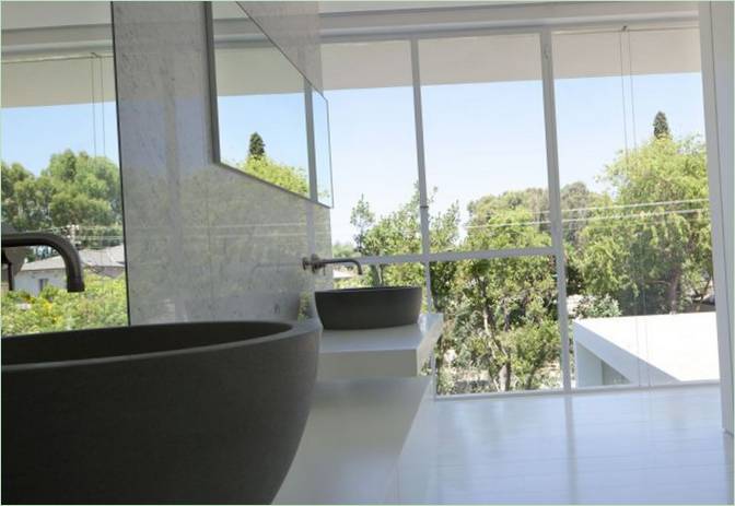 Una casa costruita tra due cortili, Israele