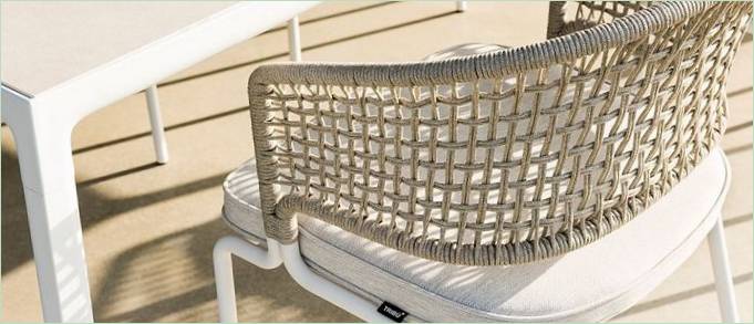 L'esempio perfetto di mobili da giardino di design in materiale impermeabile e antipolvere Un esempio perfetto di mobili da giardino di design realizzati in materiale resistente all'acqua e alla polvere