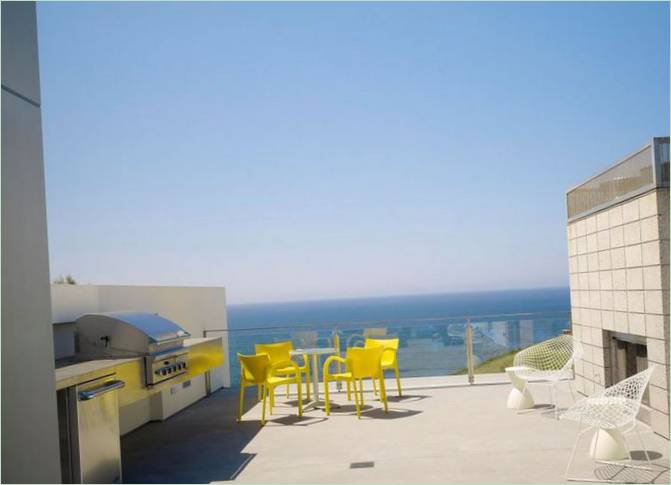 Un barbecue con vista sull'oceano