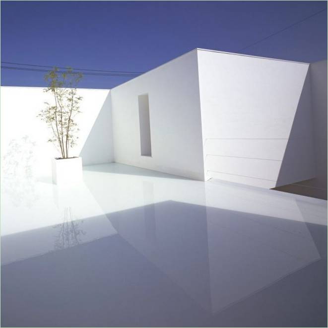 Cortile della White Cave House Mansion