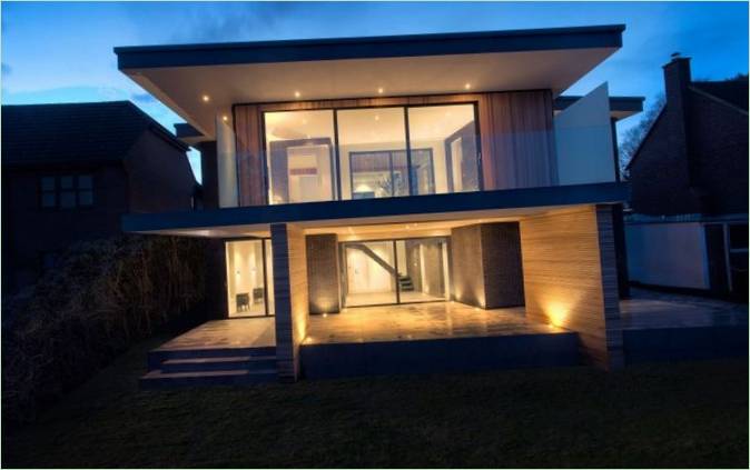 Illuminazione notturna per una casa a 4 viste nel Regno Unito