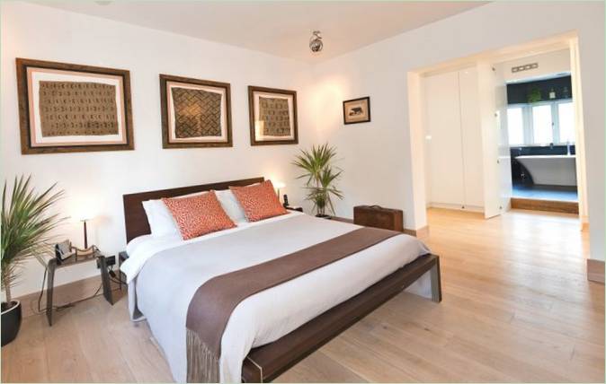 La camera da letto della casa dei Frati Bianchi in Gran Bretagna