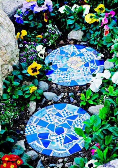 Sentiero da giardino a mosaico