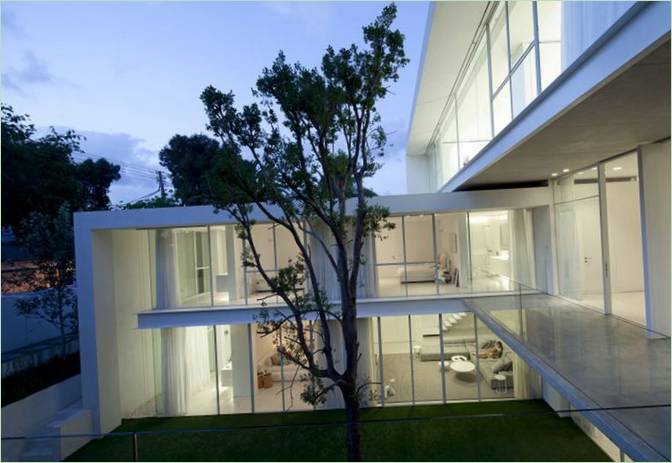 Una casa costruita tra due cortili, Israele