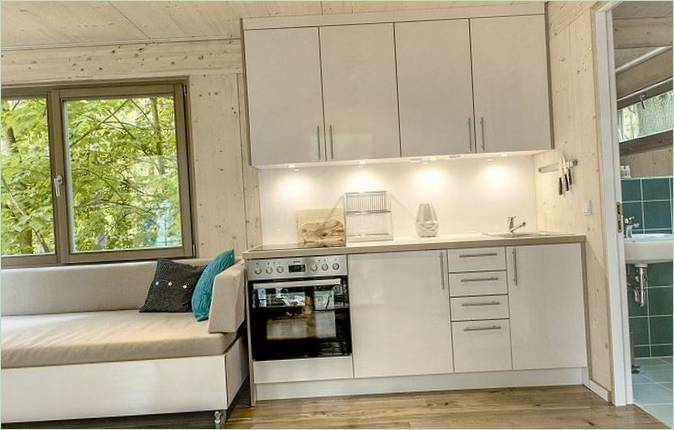 C'è persino spazio per una piccola cucina al livello superiore