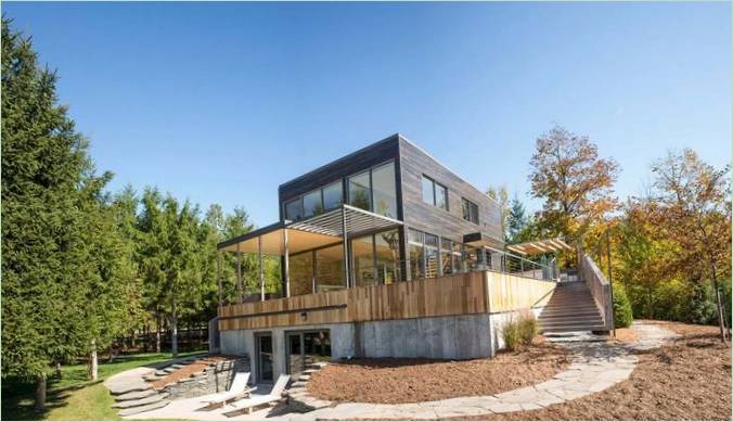 Progetto di una casa con piscina: zona solarium