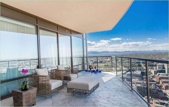 Sala con balcone