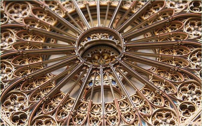 Incisione al laser da parte del designer Eric Standley