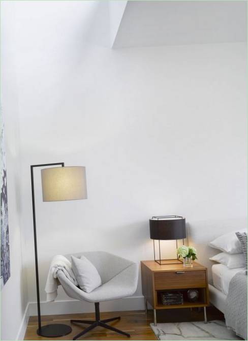 Design degli interni della camera da letto in tonalità chiare