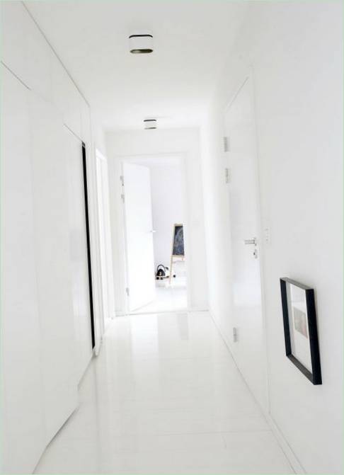 Decorazione del corridoio con colori chiari