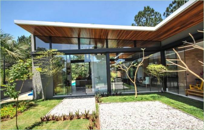 Casa ME in Brasile