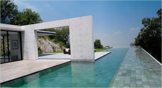 Progettazione di giochi d'acqua artificiali: la piscina di Villa Monterrey