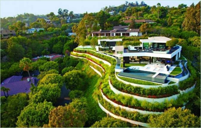 Immerso nel verde della lussuosa residenza Laurel Way