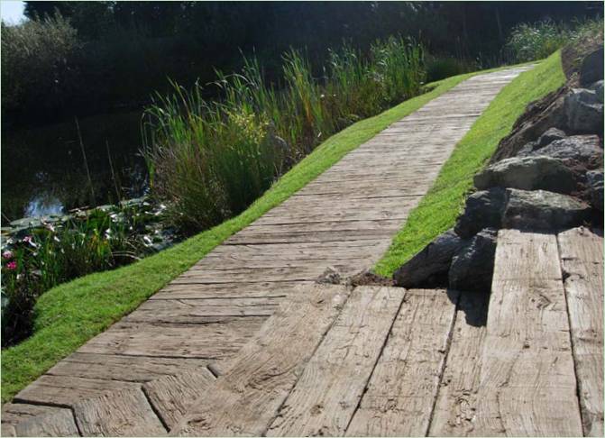 Progettazione di giardini fai-da-te: decking ECO Architettura del giardino fatta a mano: ECO decking
