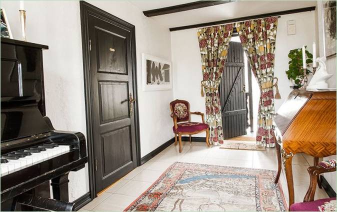 Dettagli interni: pianoforte antico