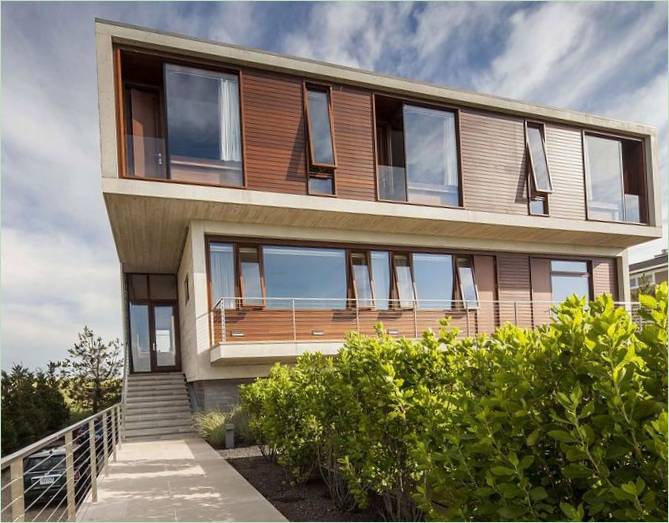 Casa sulla spiaggia degli Hamptons progettata da Aamodt Plumb Architects, East Quogue, USA