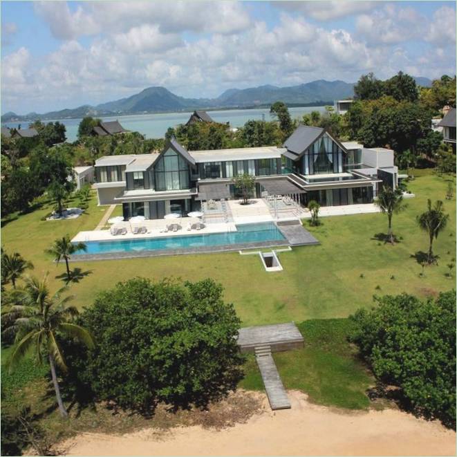 Una lussuosa villa sulla spiaggia in Thailandia